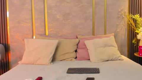 Niko Stone online show from September 27, 6:33 am