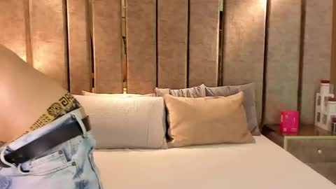 Niko Stone online show from October 19, 5:23 am