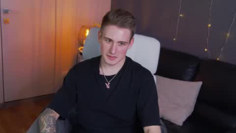 Nick online show from March 4, 11:32 pm