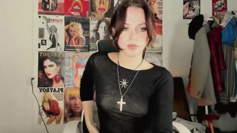 Veronica online show from December 14, 6:03 pm