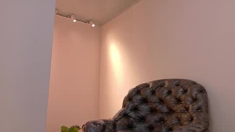  NIKY SMIT  online show from February 20, 11:42 am