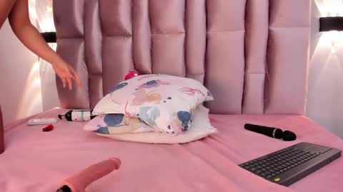 Niky Brooks online show from March 4, 3:15 pm