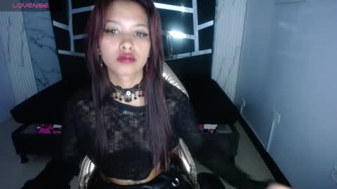 nilia_ch online show from January 17, 1:15 am