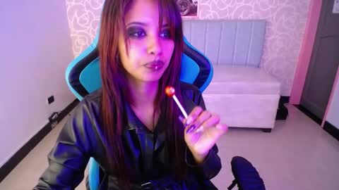nilia_ch online show from February 19, 11:57 pm