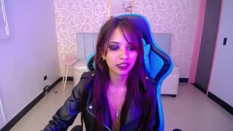 nilia_ch online show from February 27, 2:57 am