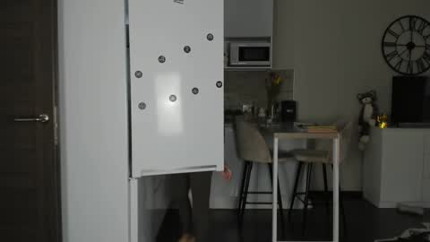 Bella online show from March 12, 2:21 pm