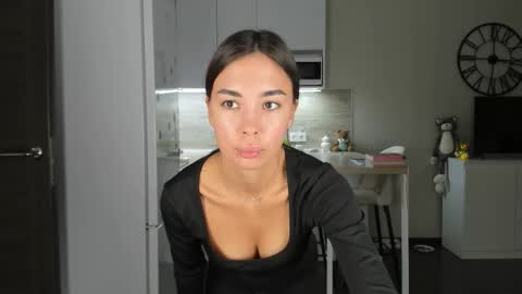 Bella online show from October 19, 2:55 pm