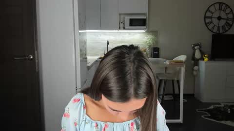 Bella online show from October 31, 9:48 pm