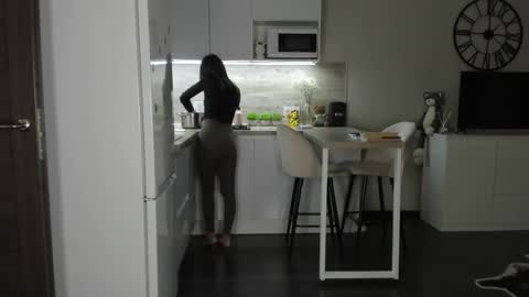 Bella online show from February 6, 7:38 pm