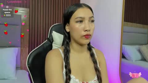 N I N A online show from October 1, 8:41 pm