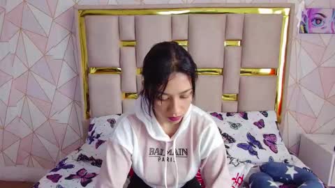 Nina Carther online show from February 24, 7:39 pm