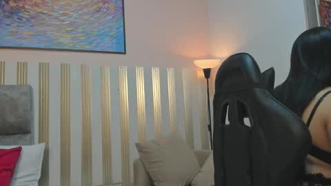 nina_glow_ online show from March 12, 11:25 am