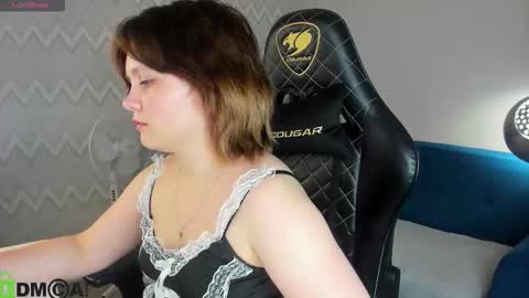 nina lunaa online show from September 28, 8:23 am