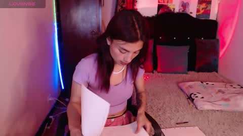 Snapshot of nina_paige chatting on October 21, 9:25 am nina online show from October 21, 9:25 am