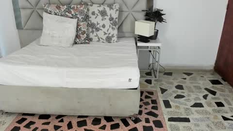  Nina  online show from September 27, 8:50 pm