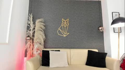 nina_voss online show from May 29, 9:24 pm