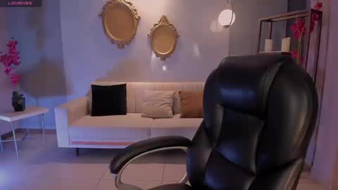 Nina online show from September 25, 3:57 am