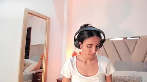 Nina online show from October 6, 6:26 pm