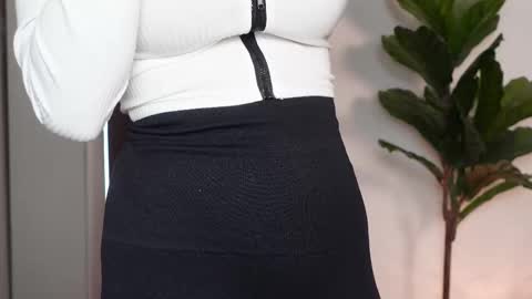 NinaCrystal online show from February 2, 9:38 am