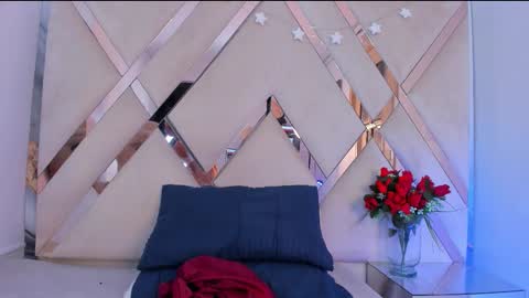 ninahtx online show from November 27, 9:00 pm