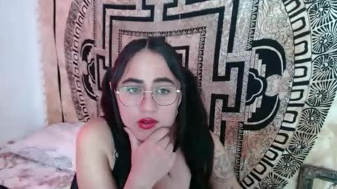 N I N A online show from November 24, 3:43 pm