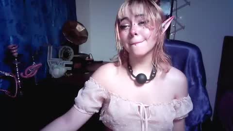 NIina Mon online show from October 8, 4:13 pm