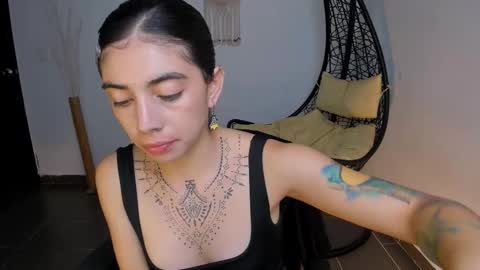 ninamonroee online show from February 13, 11:15 pm