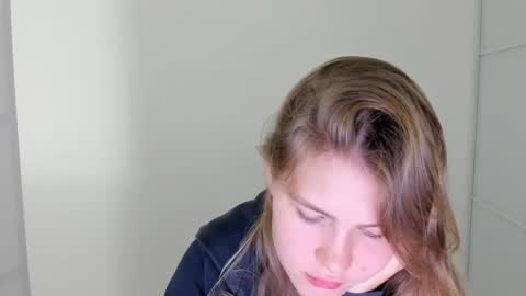 ninarihh online show from October 24, 12:39 pm