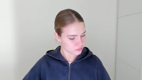 ninarihh online show from November 4, 11:44 am