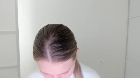 ninarihh online show from September 16, 11:12 am