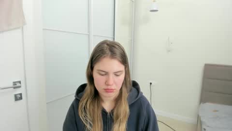 ninarihh online show from February 28, 3:59 pm