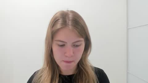 ninarihh online show from October 6, 9:27 am