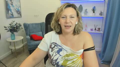 ninastarle online show from May 8, 12:00 pm