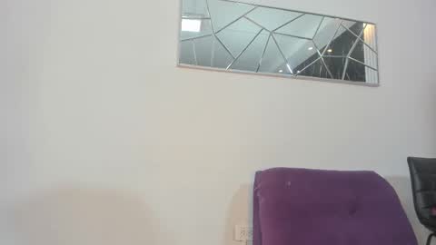 nini_beyker online show from October 20, 1:49 pm