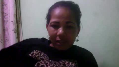 nirina233342 online show from May 1, 12:54 pm