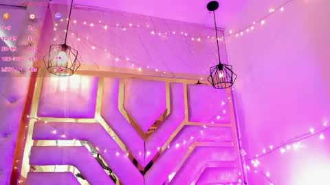  V I C T O R I A   online show from April 20, 7:06 pm