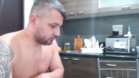 no_limit_coupl3 online show from September 27, 6:44 am