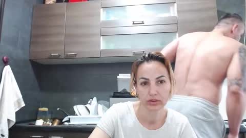 no_limit_coupl3 online show from October 26, 8:04 am