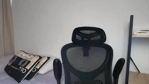 Noa  online show from May 11, 1:07 pm