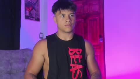 noah_223 online show from March 17, 3:22 am