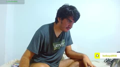 Snapshot of noah_meyer_ chatting on September 19, 5:44 am noah_meyer_ online show from September 19, 5:44 am