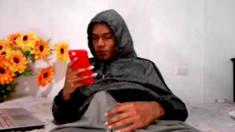 Noah Millers online show from October 24, 9:43 am