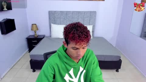 noah_smith04 online show from January 4, 11:54 am