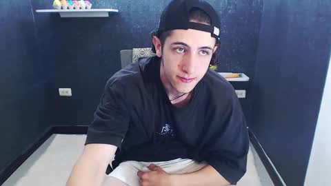 noah_sokolov online show from January 17, 11:57 pm