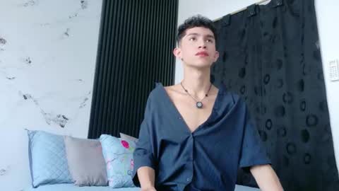 noah tyler  online show from March 16, 6:34 pm