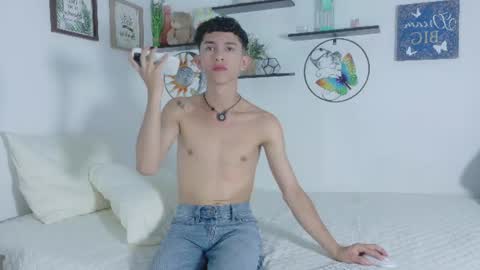 noah tyler  online show from July 5, 7:32 pm