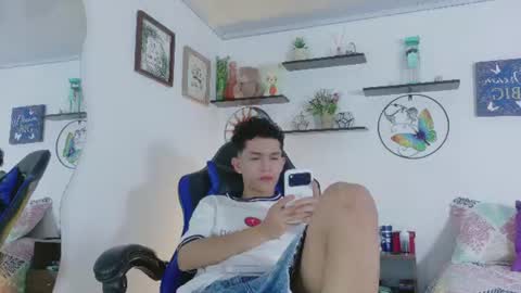 noah tyler  online show from June 19, 7:20 pm