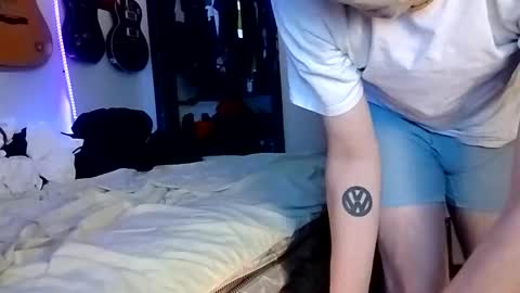 Noah Wesley online show from April 19, 11:44 am