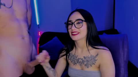 Noahandmegan online show from December 30, 5:23 pm