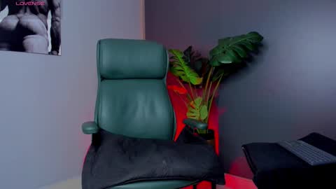 Noah online show from February 21, 10:57 pm